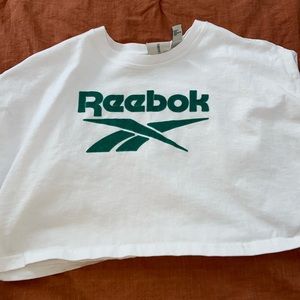 Cropped Reebok Top